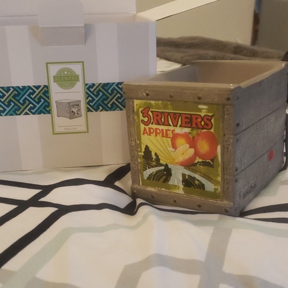 Scentsy Fresh Crate Warmer - Picture 2 of 2